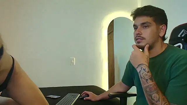 Rose dom online show from 05-15-26, 01:56