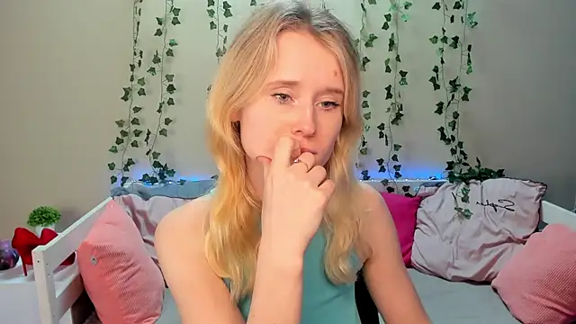 Snapshot of _adel_brooks_ chatting on 01-20-25, 06:32 adel brooks online show from 01-20-25, 06:32