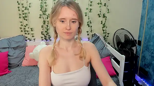 Snapshot of _adel_brooks_ chatting on 02-03-25, 09:29 adel brooks online show from 02-03-25, 09:29