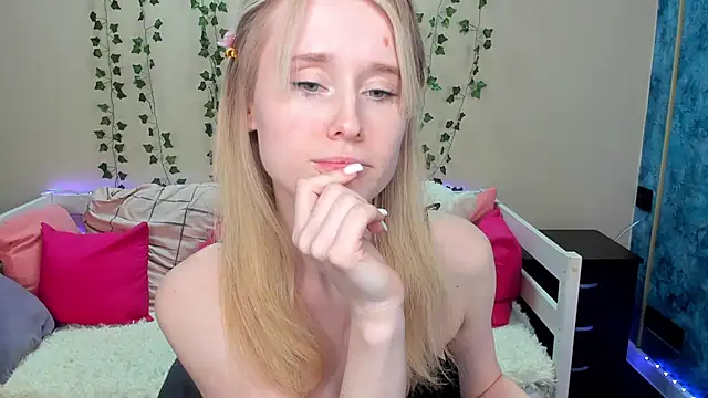 Snapshot of _adel_brooks_ chatting on 03-21-25, 06:18 adel brooks online show from 03-21-25, 06:18