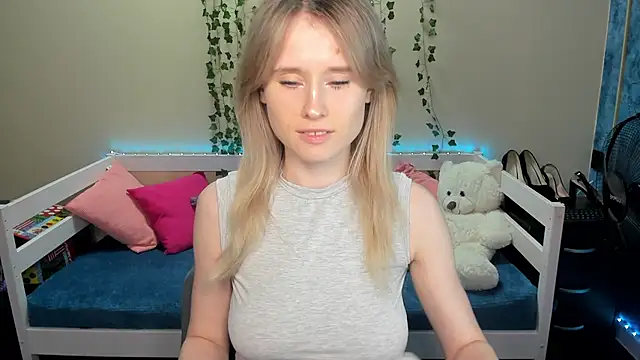 Snapshot of _adel_brooks_ chatting on 10-07-25, 06:27 adel brooks online show from 10-07-25, 06:27