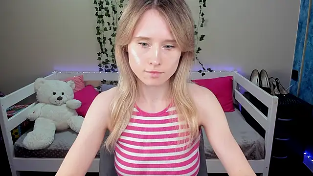 Snapshot of _adel_brooks_ chatting on 10-22-25, 06:29 adel brooks online show from 10-22-25, 06:29