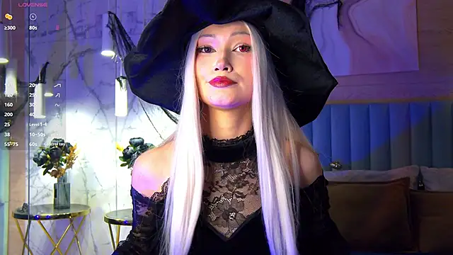 CarolReeves online show from 10-31-25, 06:14