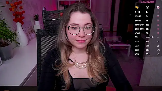 Snapshot of RemyCute chatting on 04-19-26, 06:10 RemyCute online show from 04-19-26, 06:10