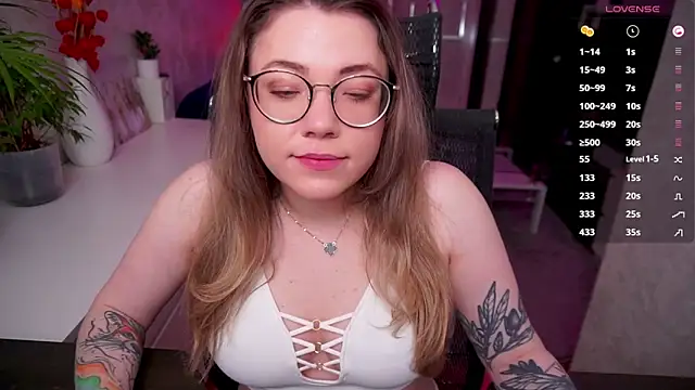 Snapshot of RemyCute chatting on 05-07-26, 01:38 RemyCute online show from 05-07-26, 01:38
