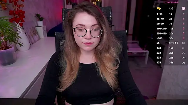 Snapshot of RemyCute chatting on 05-12-26, 07:55 RemyCute online show from 05-12-26, 07:55