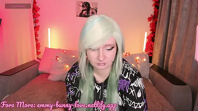 EmmyBunny online show from 09-13-25, 03:34