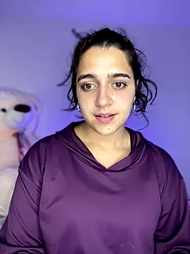 Alicia Ruiz online show from 11-05-25, 01:05