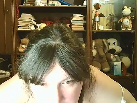 Snapshot of CarrieQPeach chatting on 04-16-26, 09:50 CarrieQPeach online show from 04-16-26, 09:50