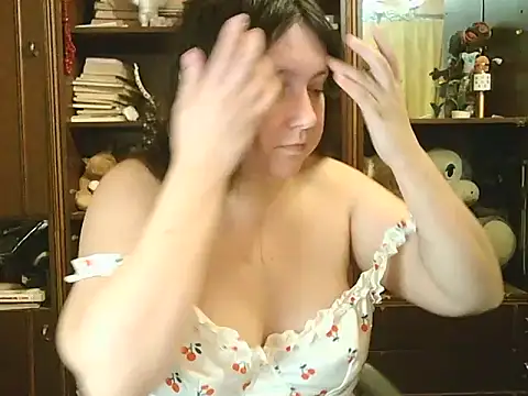 Snapshot of CarrieQPeach chatting on 05-16-26, 07:23 CarrieQPeach online show from 05-16-26, 07:23