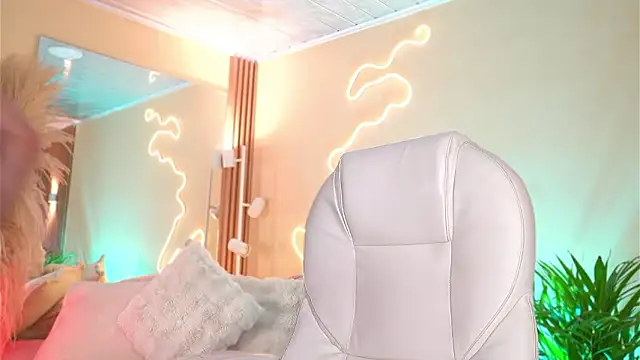 Snapshot of MatiasKorn chatting on 03-07-26, 02:30 MatiasKorn online show from 03-07-26, 02:30