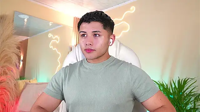 Snapshot of MatiasKorn chatting on 03-10-26, 03:11 MatiasKorn online show from 03-10-26, 03:11