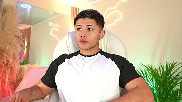 Snapshot of MatiasKorn chatting on 03-11-26, 06:08 MatiasKorn online show from 03-11-26, 06:08