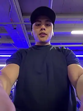 Snapshot of MatiasKorn chatting on 03-15-26, 06:14 MatiasKorn online show from 03-15-26, 06:14