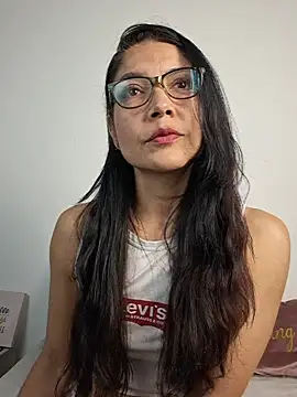 Snapshot of Alicesoul chatting on 05-19-26, 11:44 Alicesoul online show from 05-19-26, 11:44