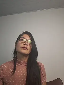 Snapshot of Alicesoul chatting on 06-11-26, 11:36 Alicesoul online show from 06-11-26, 11:36