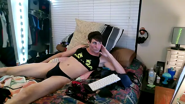 Snapshot of ashleysimmons chatting on 02-20-25, 09:53 ashleysimmons online show from 02-20-25, 09:53