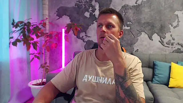 Snapshot of VikingChrisss chatting on 10-06-25, 09:51 VikingChrisss online show from 10-06-25, 09:51