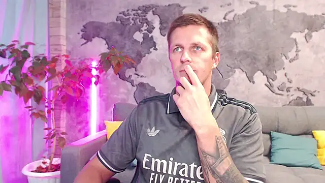 Snapshot of VikingChrisss chatting on 11-01-25, 11:12 VikingChrisss online show from 11-01-25, 11:12