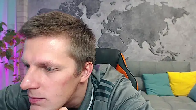 Snapshot of VikingChrisss chatting on 11-10-25, 08:57 VikingChrisss online show from 11-10-25, 08:57