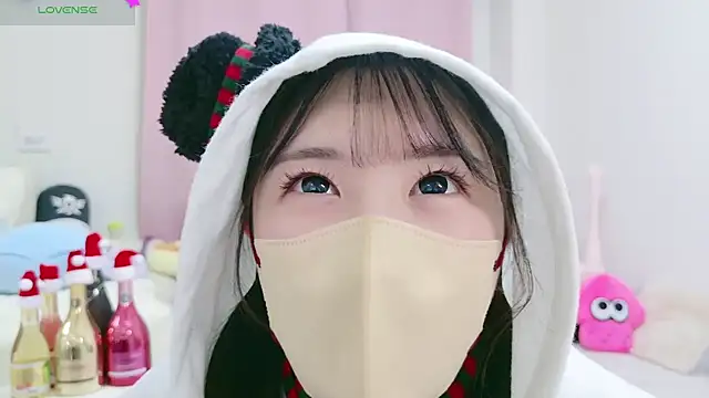 Snapshot of anchan_ chatting on 12-22-24, 12:49 anchan online show from 12-22-24, 12:49