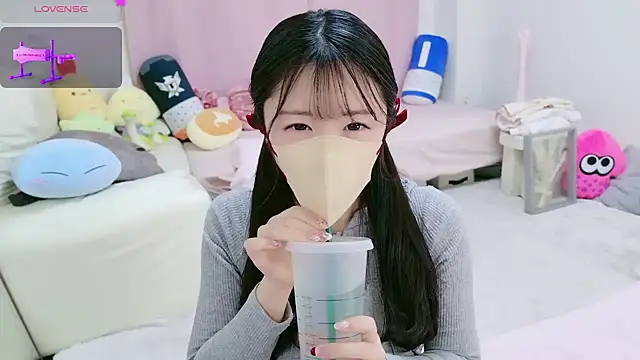 Snapshot of anchan_ chatting on 02-15-25, 01:49 anchan online show from 02-15-25, 01:49
