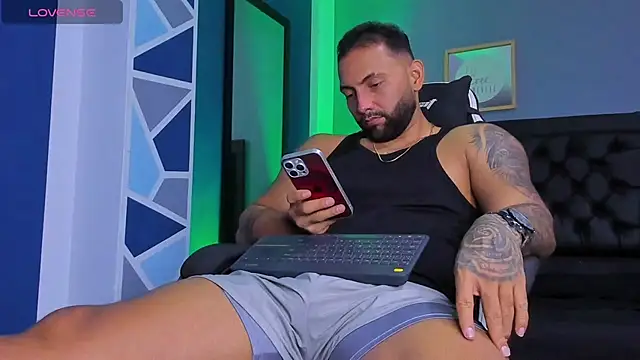 alex oficial online show from 02-28-26, 04:46