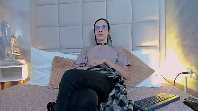 Hecatee 77 online show from 09-24-25, 08:23