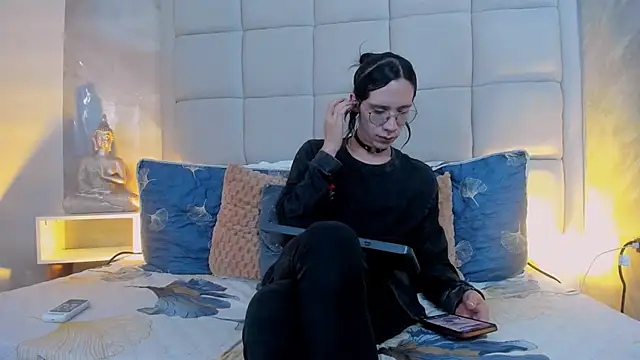 Hecatee 77 online show from 10-08-25, 07:44