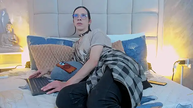 Hecatee 77 online show from 10-15-25, 07:25