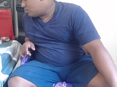 Snapshot of PONSE_LATINO chatting on 09-15-25, 02:06 PONSE LATINO online show from 09-15-25, 02:06