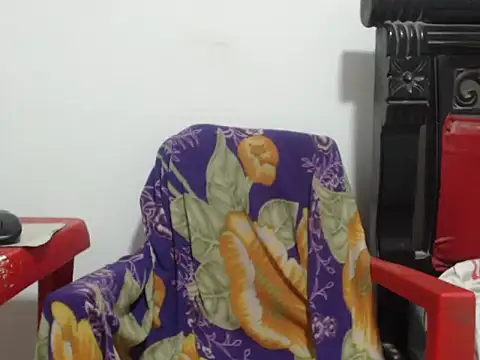 Snapshot of PONSE_LATINO chatting on 10-16-25, 06:09 PONSE LATINO online show from 10-16-25, 06:09