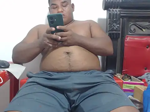 Snapshot of PONSE_LATINO chatting on 10-24-25, 05:31 PONSE LATINO online show from 10-24-25, 05:31