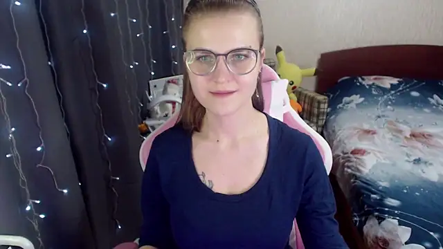 MissBrightShine online show from 01-10-25, 12:36