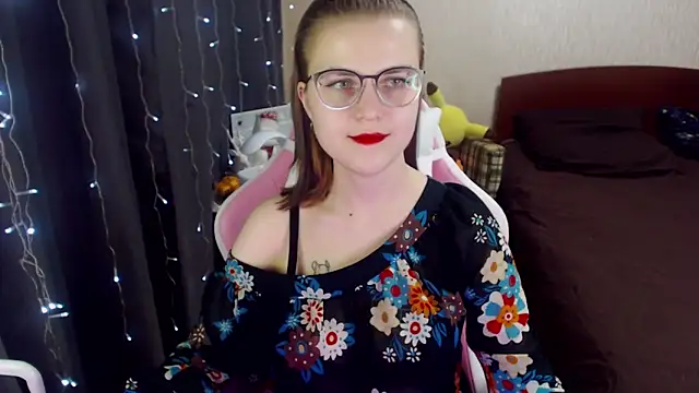 MissBrightShine online show from 01-22-25, 03:51