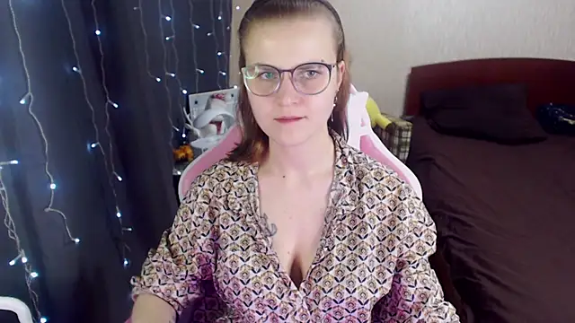 MissBrightShine online show from 01-30-25, 04:02