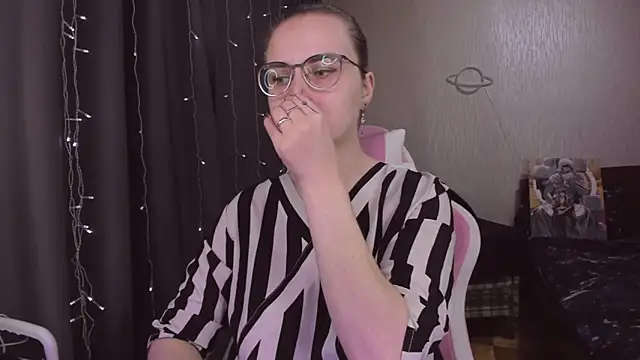 MissBrightShine online show from 12-04-25, 11:19