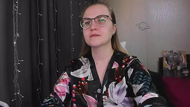 MissBrightShine online show from 02-18-26, 12:23