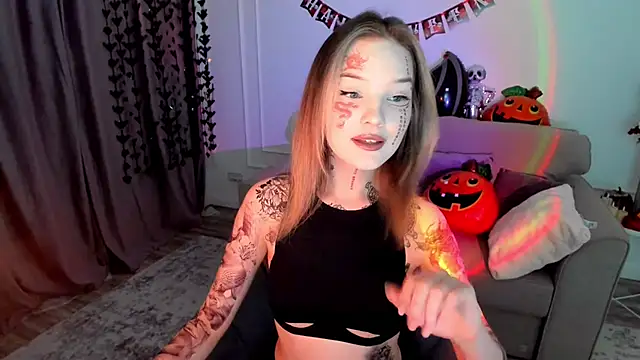 FloweryLove 1 online show from 10-31-25, 12:39