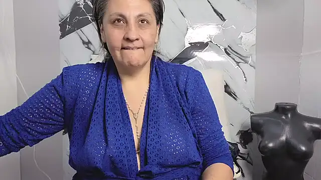 Snapshot of merlyna_goldens chatting on 09-27-25, 12:48 merlyna goldens online show from 09-27-25, 12:48