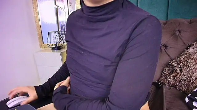 Snapshot of Satuurn_ chatting on 03-17-26, 02:20 Satuurn online show from 03-17-26, 02:20