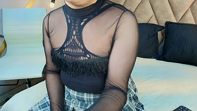 Snapshot of Satuurn_ chatting on 04-27-26, 01:53 Satuurn online show from 04-27-26, 01:53