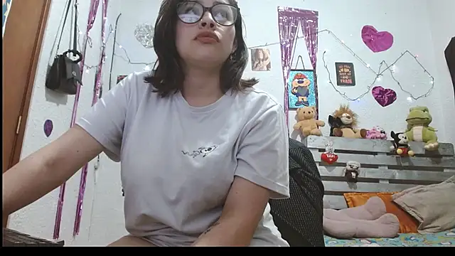 Snapshot of Saray_extrovert_ chatting on 12-03-24, 06:15 Saray extrovert online show from 12-03-24, 06:15