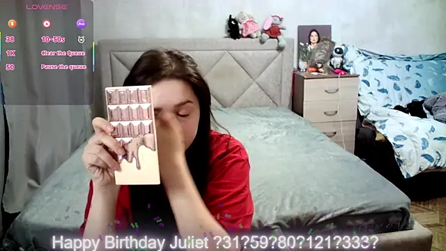 Snapshot of juliettkalen chatting on 03-17-26, 03:33 juliettkalen online show from 03-17-26, 03:33