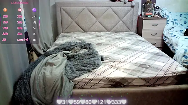 Snapshot of juliettkalen chatting on 03-25-26, 05:35 juliettkalen online show from 03-25-26, 05:35