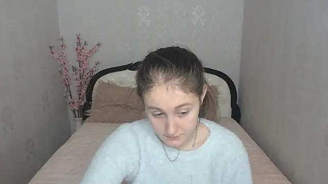 Snapshot of Holliy_Cooper chatting on 12-05-24, 08:44 Holliy Cooper online show from 12-05-24, 08:44