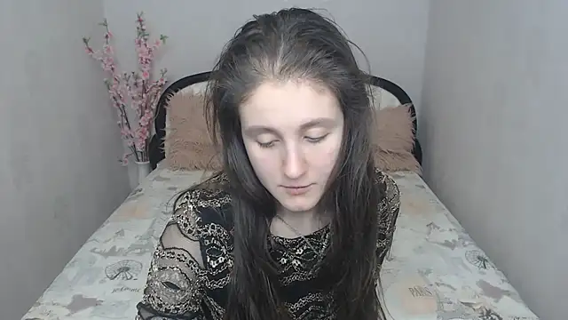 Snapshot of Holliy_Cooper chatting on 12-17-24, 12:33 Holliy Cooper online show from 12-17-24, 12:33