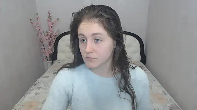 Snapshot of Holliy_Cooper chatting on 12-20-24, 08:38 Holliy Cooper online show from 12-20-24, 08:38