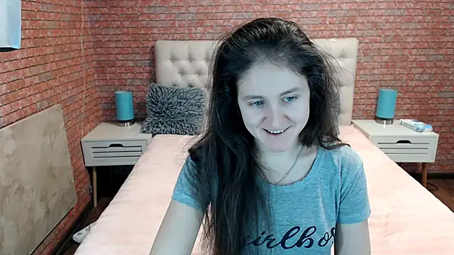 Snapshot of Holliy_Cooper chatting on 12-24-24, 09:28 Holliy Cooper online show from 12-24-24, 09:28