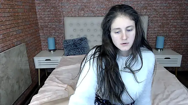 Snapshot of Holliy_Cooper chatting on 12-27-24, 05:16 Holliy Cooper online show from 12-27-24, 05:16